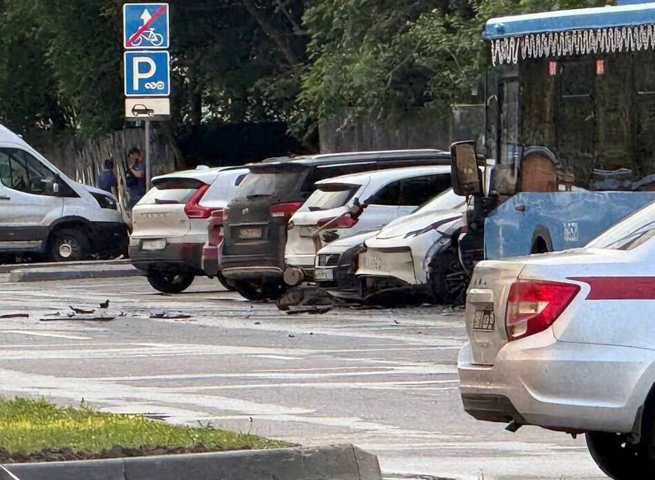 В Москве сообщили о задержании мужчины с бомбой после взрыва в Коньково qkkideuidzuiddzkmp